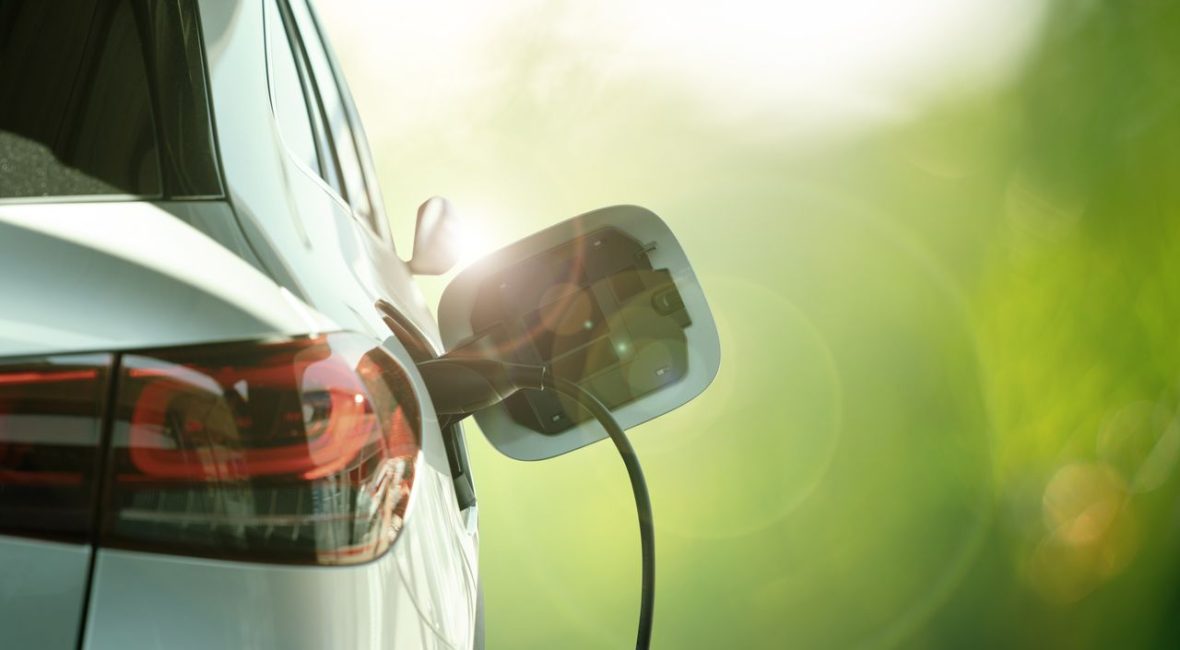 Laddningsinfrastruktur för elbilar: semioffentliga, köpcentra och motorvägar