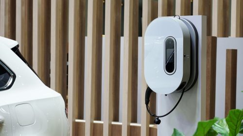 Väggmonterad laddare för elbilar: Bekvämt och smart
